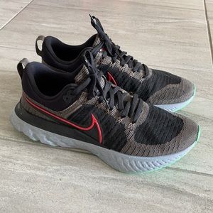 Like New Mens Nike React Infinity size 12.5